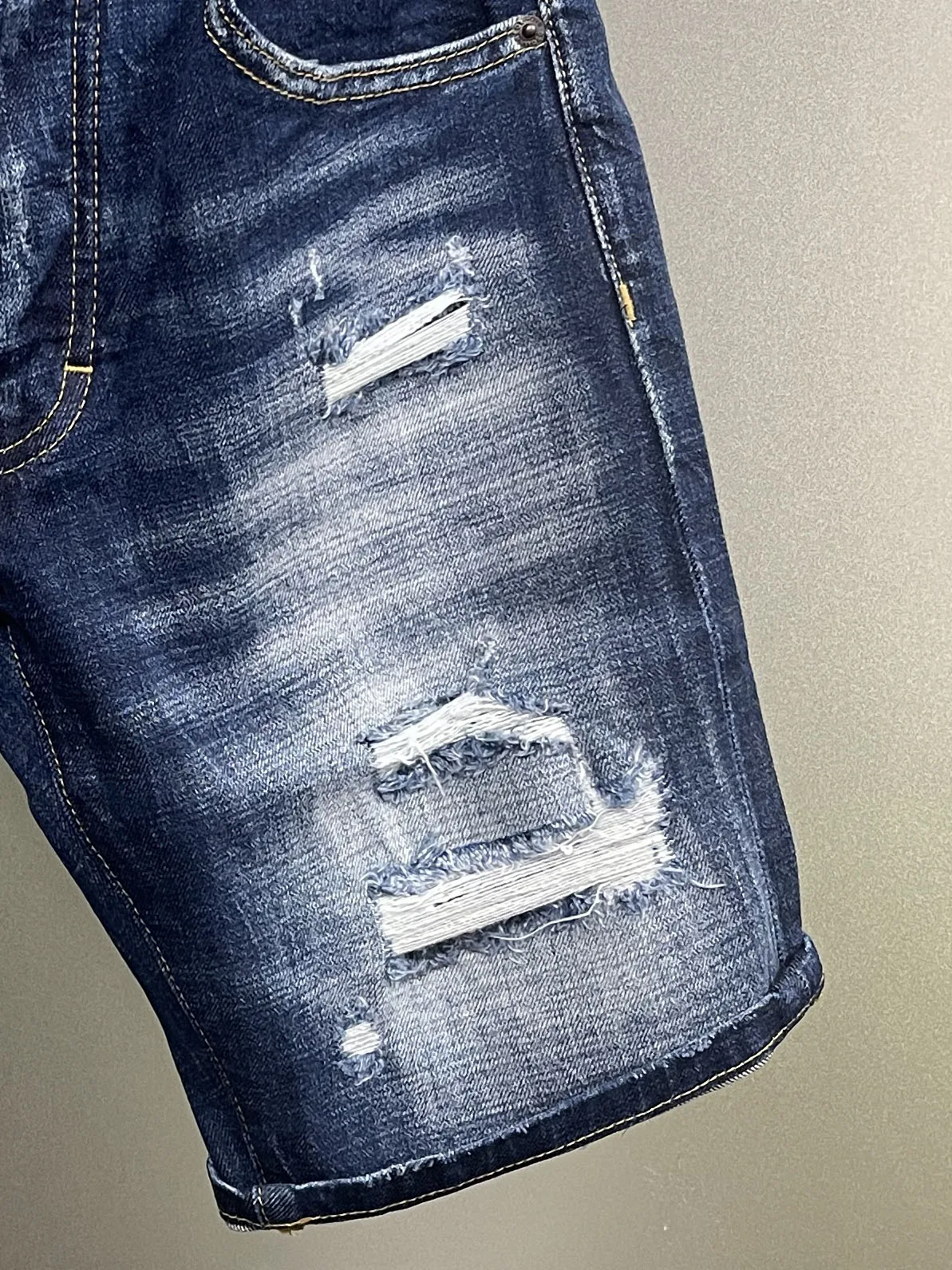 2024 Spring/Summer New D2 Jeans Trendy Men's Washed Letter Printing Slim Fit Micro Elastic Casual Black Denim Shorts