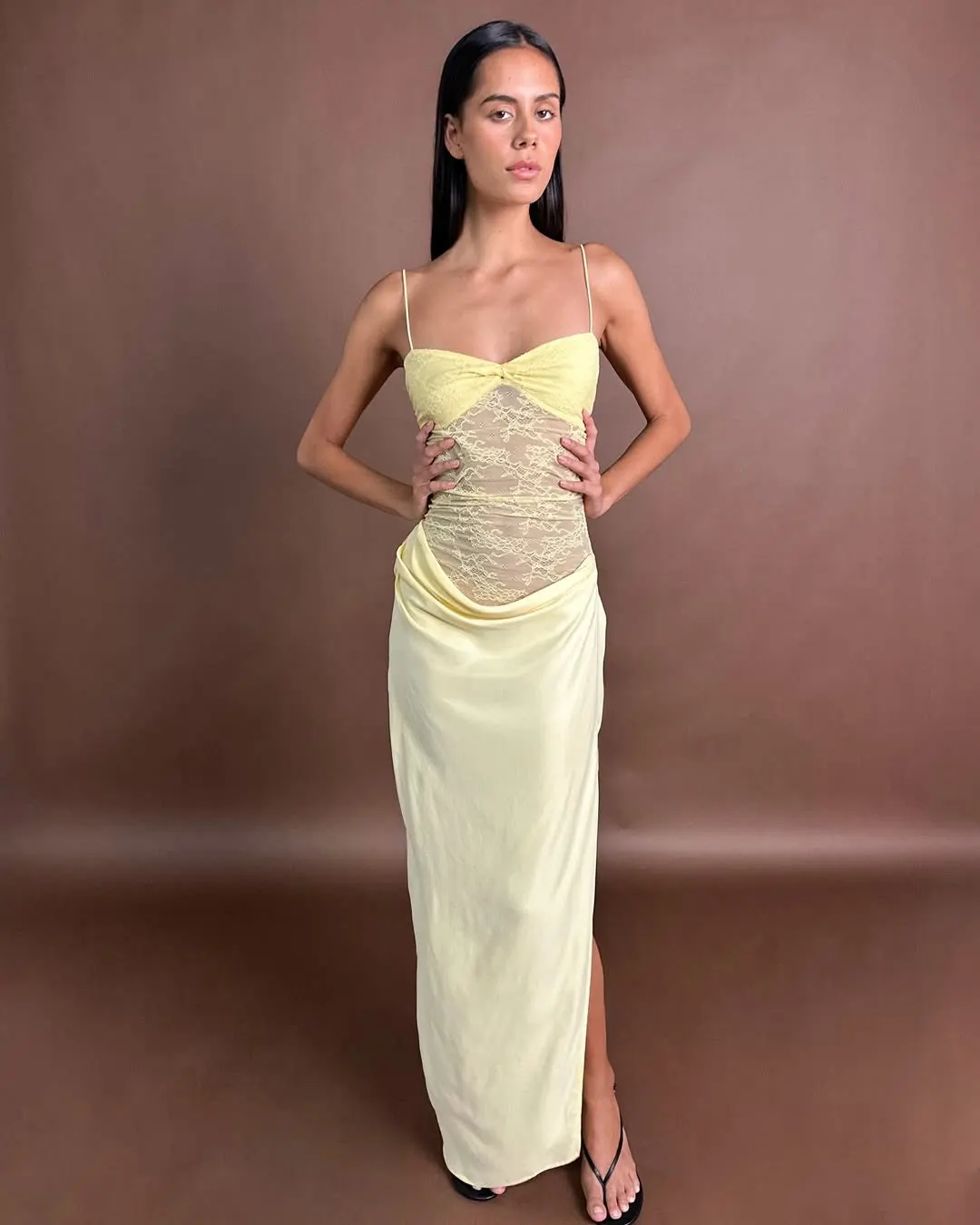 Elegant Lace Splice Spaghetti Strap Dress for Summer Glamour photo review