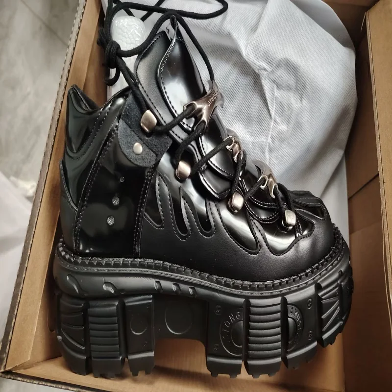 Chaussures à plateforme rétro rock pour hommes et femmes, cuir punk foncé espagnol, même métal, haut, chaussures papa, nouveau, 2024