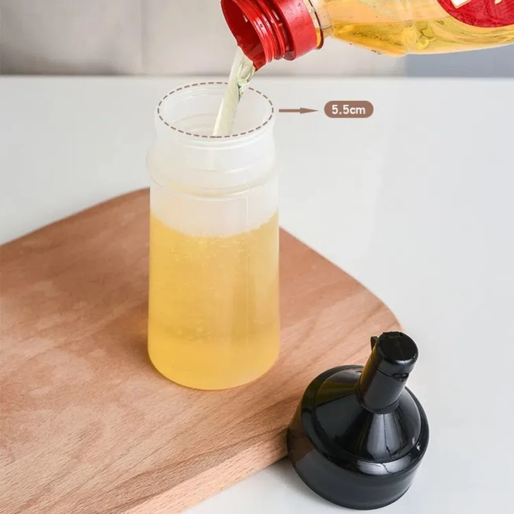 Description Picture 4 of item1PC 250ml/500ml Condiment Squeeze Bottles Sealed With Lid Olive Oil Bottle Plastic Transparent Oil Spray Bottle Kitchen
