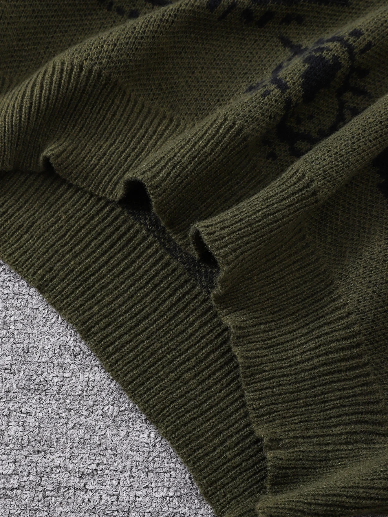 Men’s Abstract Eye Knit Sweater 3