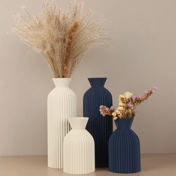Wabi-Sabi Striped Vase 1