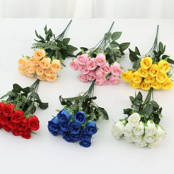 Rose artificiali da 37 cm con 12 teste Sposa che tiene fiori Decorazione domestica Decorazione per la guida stradale della sala nuziale