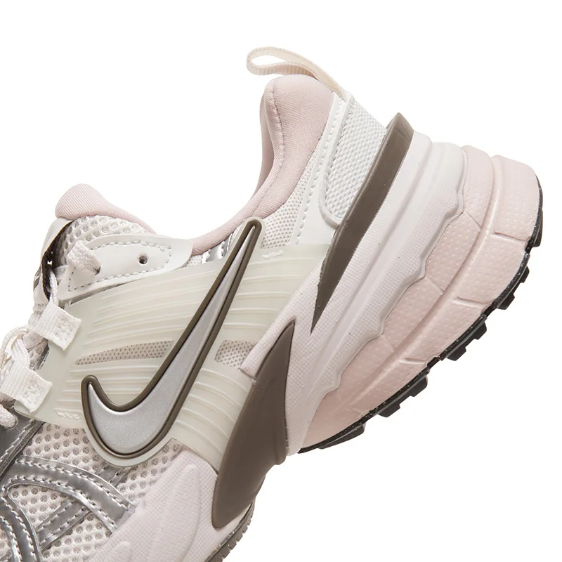 أحذية نايك النسائية V2K Run أحذية رياضية عصرية للأ...