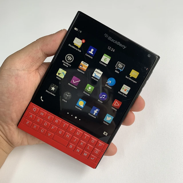 スマートフォン本体 BLACKBERRY PASSPORT RED Red BlackBerry Passport photo gallery | CrackBerry