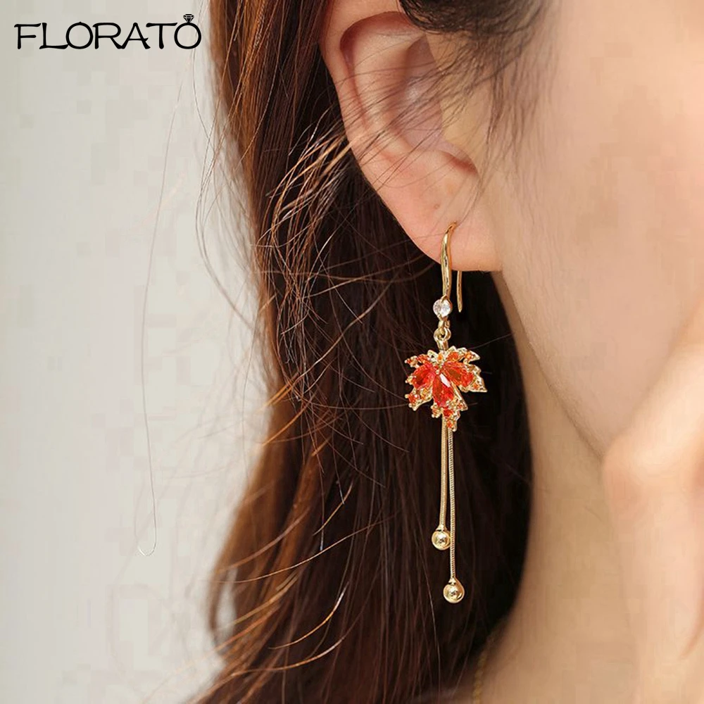 Женские серьги в виде кленового листа