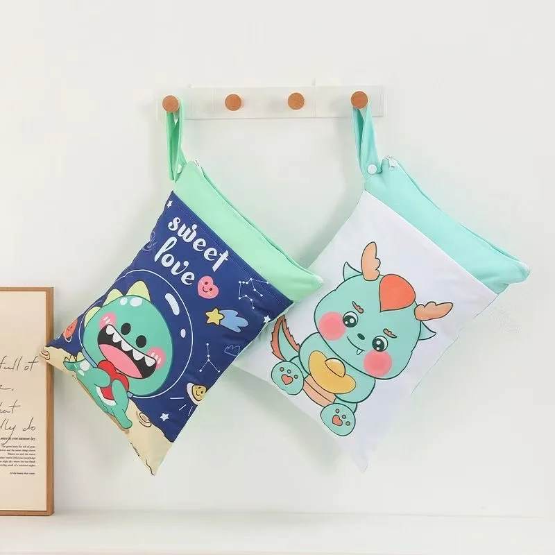 방수 습식 건식 기저귀 가방 25x35cm 손잡이가 있는 이중 지퍼 베이비 샤워 엄마 가방 여행용 재사용 가능한 기저귀 보관 파우치