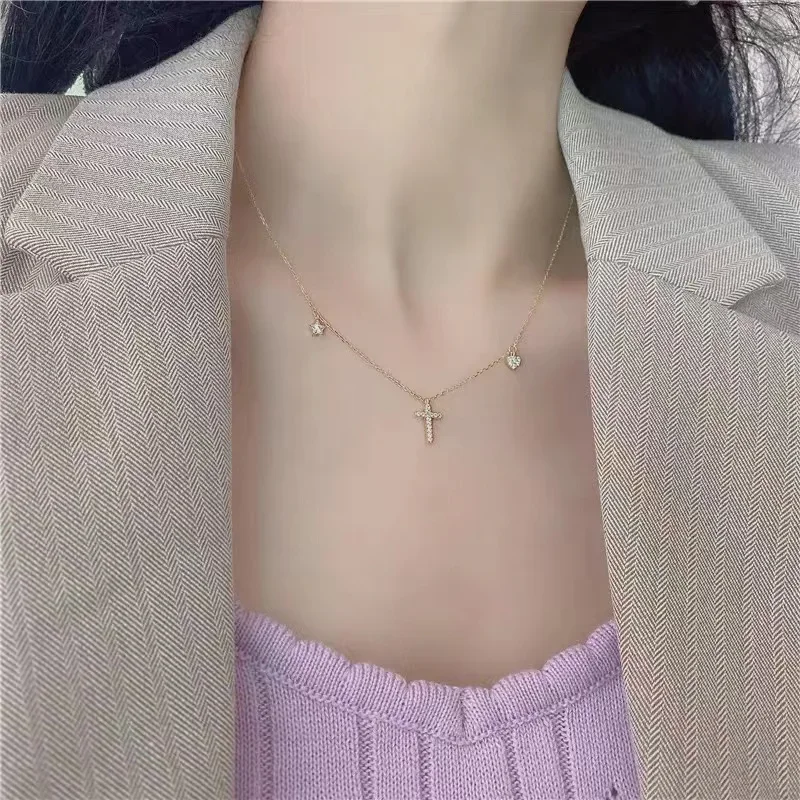 

Серебряное ожерелье с крестом, блестящее циркониевое ожерелье с крестом Иисуса, корейская мода, подарок на день Святого Валентина, трендовая бижутерия, ожерелье для женщин