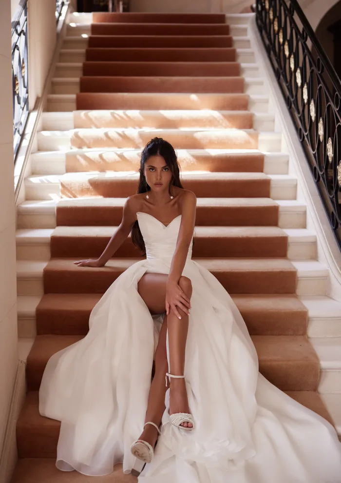 Charming Pleat V-neck Organza A Line Wedding Dresses Side Slit Custom Made Bridal Grown 2025 Vestido De Noival