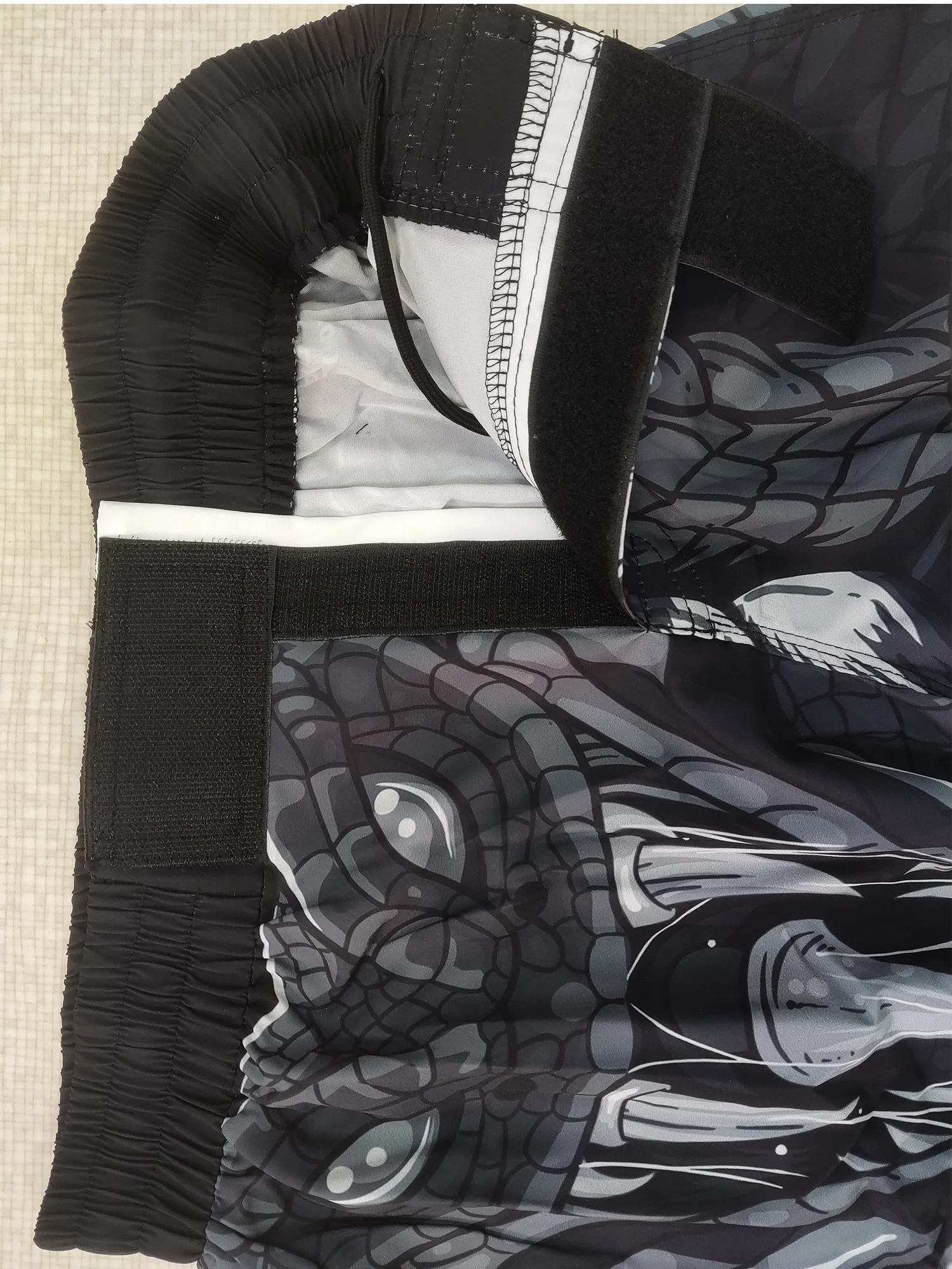 Pantalones cortos de boxeo Muay Thai de piel de serpiente para hombre,  traje deportivo dorado de víbora