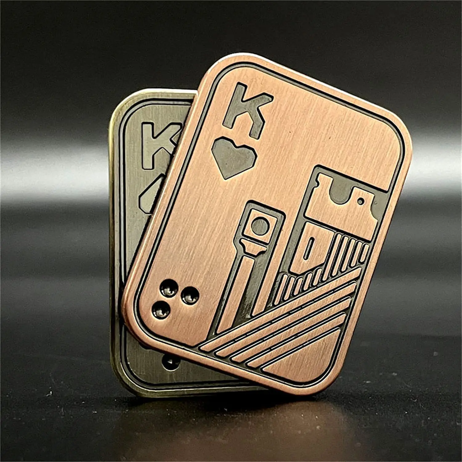 

Metal Poker Push Card Edc Fingertip Top Sound Wave Decompression Hand Pushing Coin Poppa Coin Decompression Toy for Men and Wome