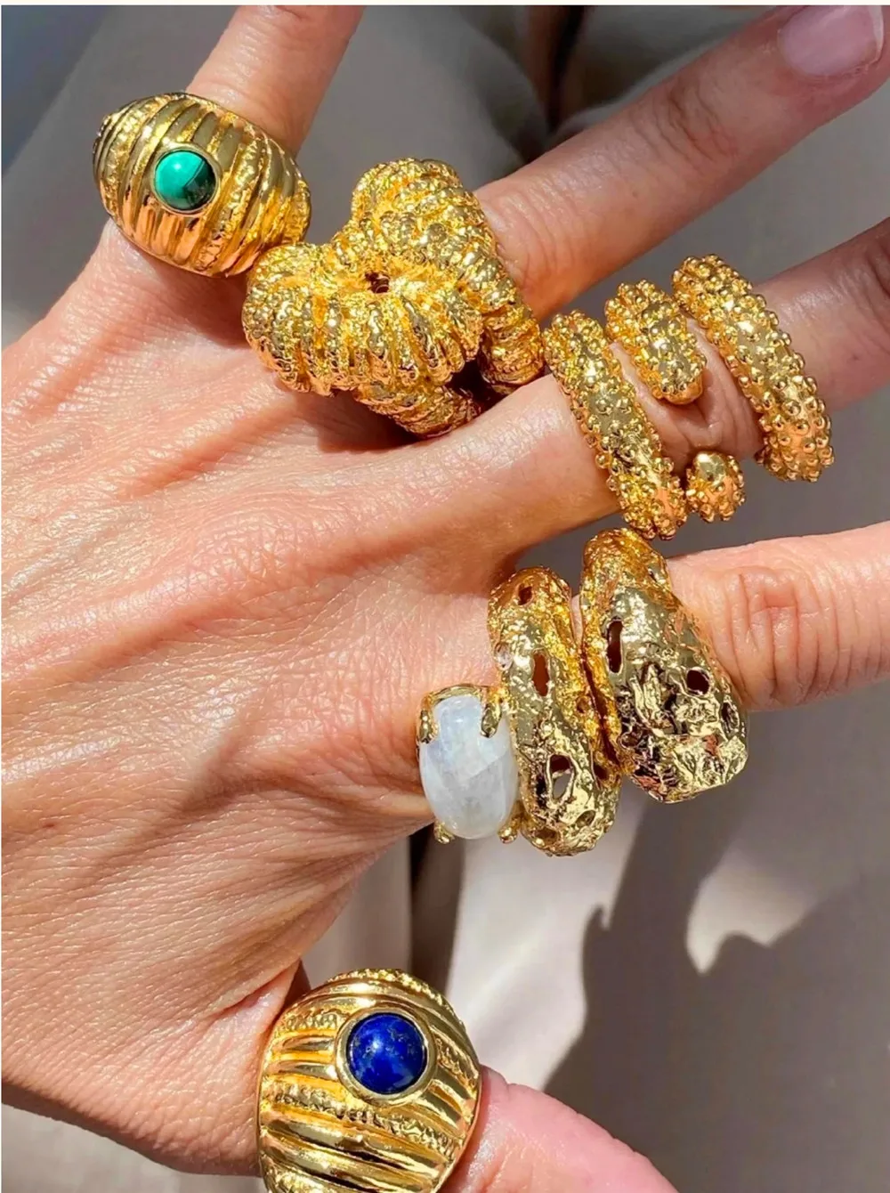 Anillo de nudo de latón vintage con piedra natural para mujer Vestes Novas