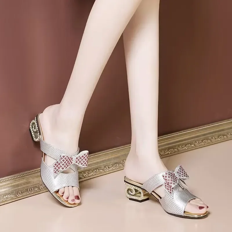 Snakeskin PU Leather Hollow Out Metal Decoration Square Heel Slippers Rhinestone Light Peep Toe Slides Retro Non-Slip Sandals