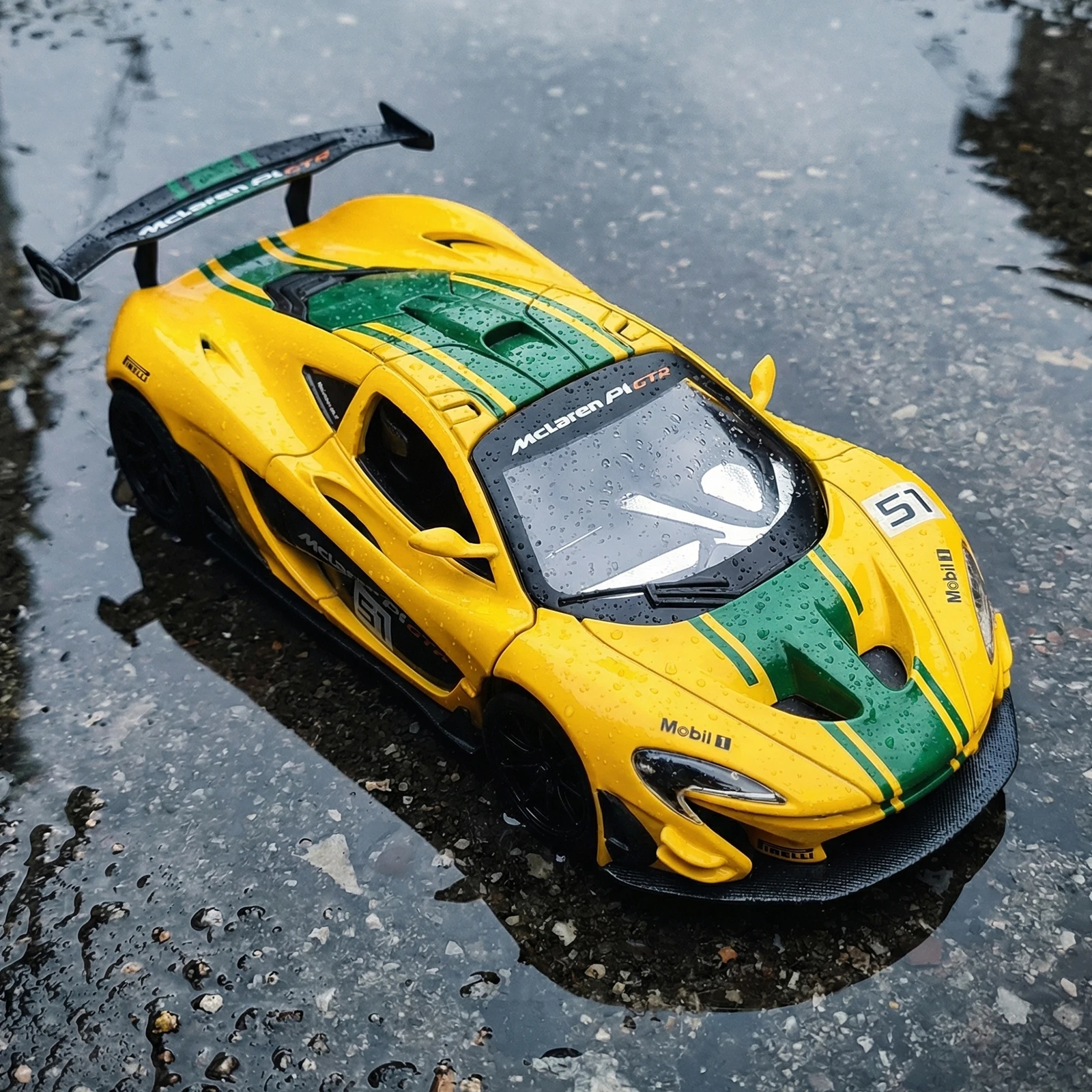 1:32 Mclaren P1 GTR Supercar 합금 금속 다이캐스트 모델 자동차 수집품 취미 어린이 장난감 자동차 수집품 취미 생일 선물