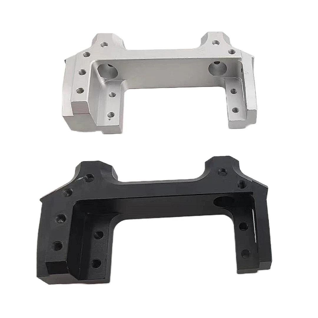 Vue rapprochée du Support Servo Avant Métal SCX10 AX90046 sur RC Crawler