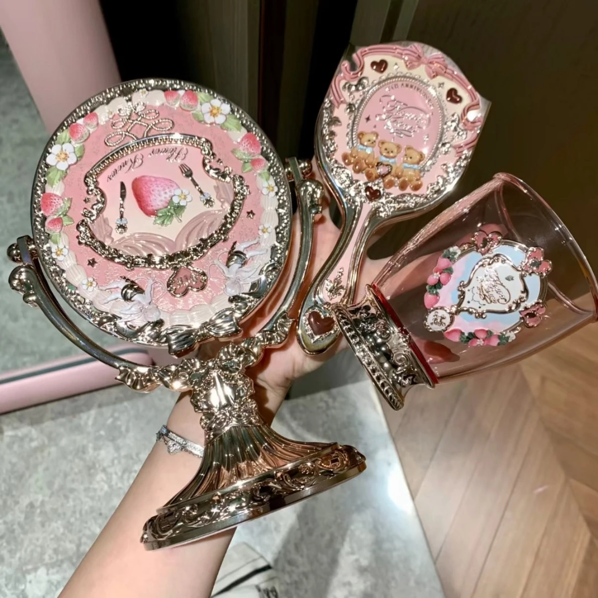 플라워 노즈 9주년 기념 데스크탑 미러 에어 쿠션 빗 브러시 버킷 플라워노즈 입..