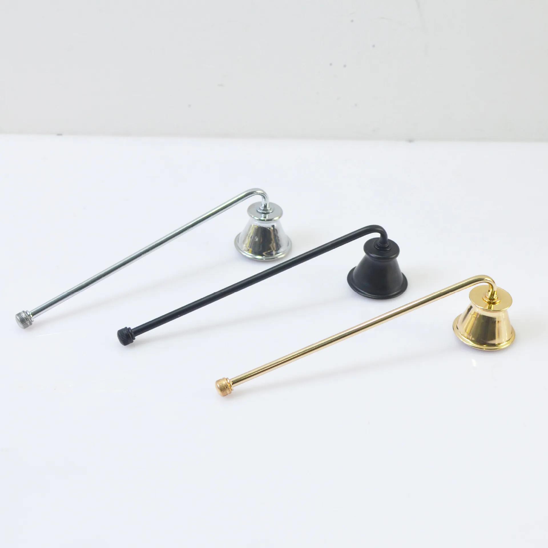 1pc Metal Candle Snuffer Gold/Black/Silver Bell-shape Fire Extinguisher Wick Cover 19.5cm Handle Vintage Decor Home SPA Hotel candle damper candle snuffer