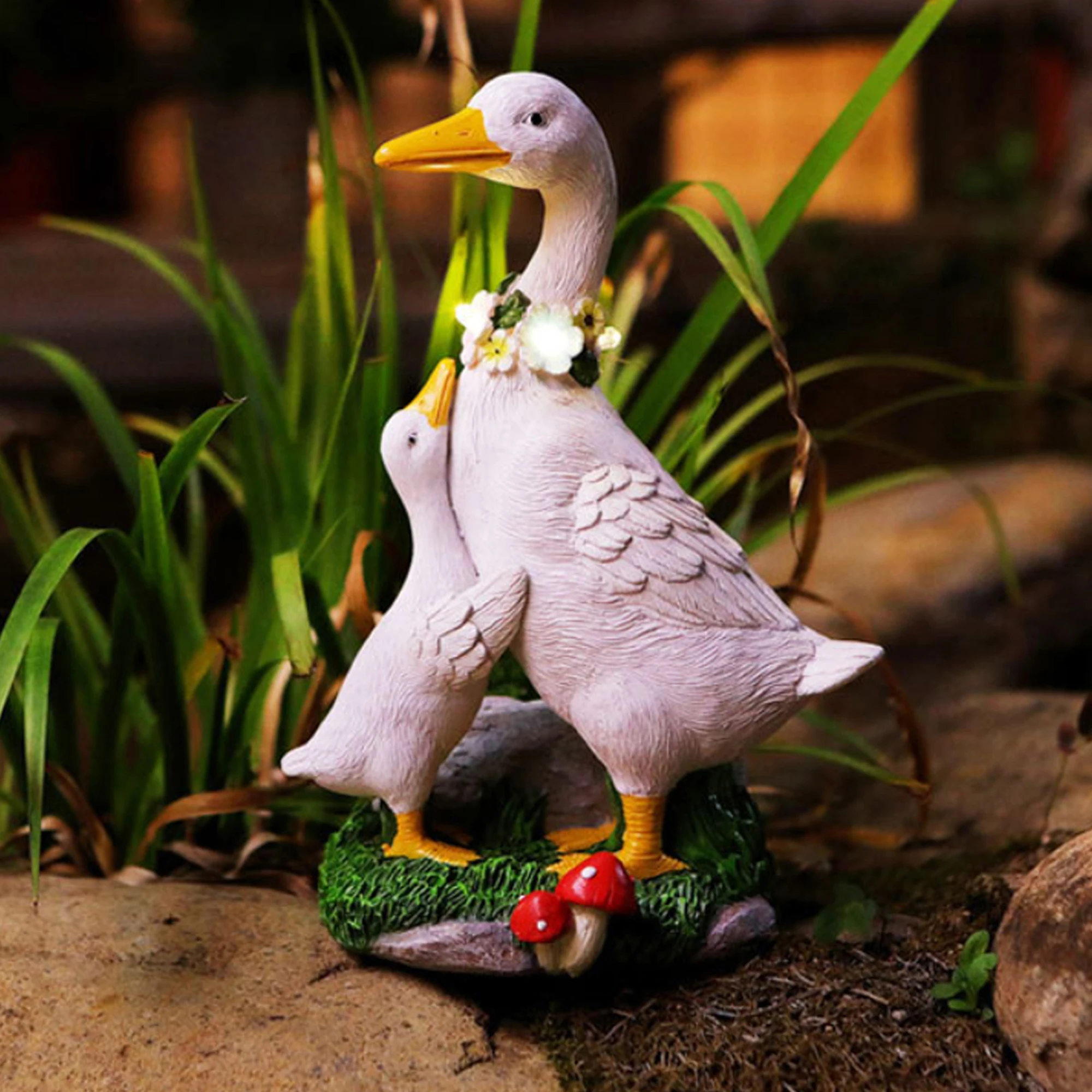 Solar Garden Statue Dad and Duckling Figurine with Solar LED Lights Resin Outdoor Decor for Lawn Patio and Yard