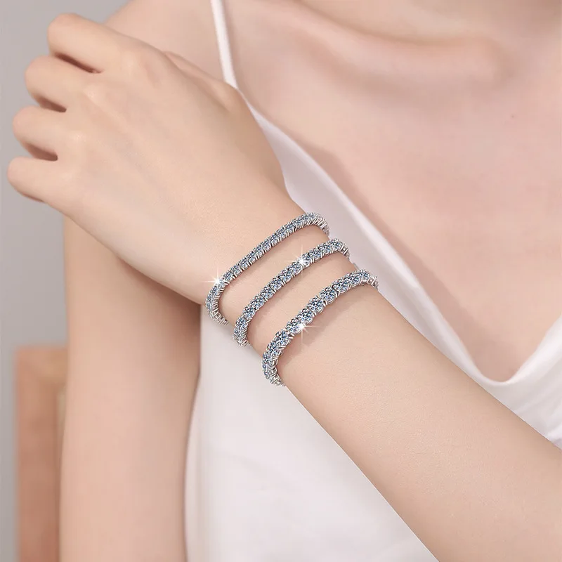 Vexaro PT950 Moissanite Tennis Bracelet Clasp Detail Gift Box