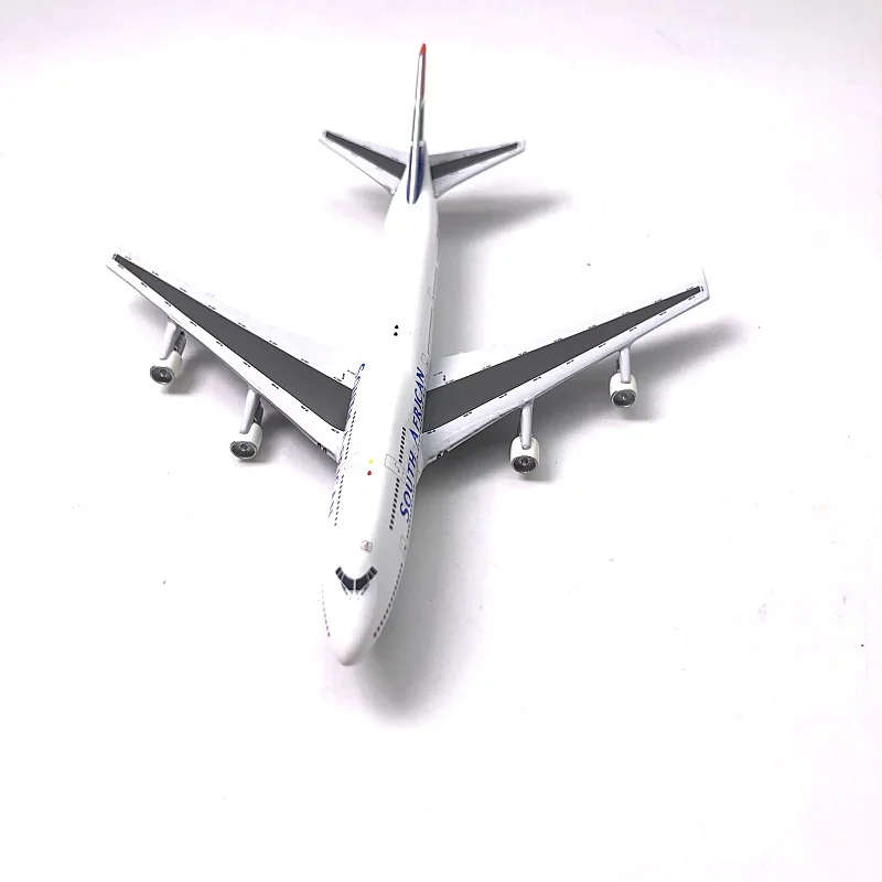 Diecast 1:500 Scale B747-300 Model South African airlines