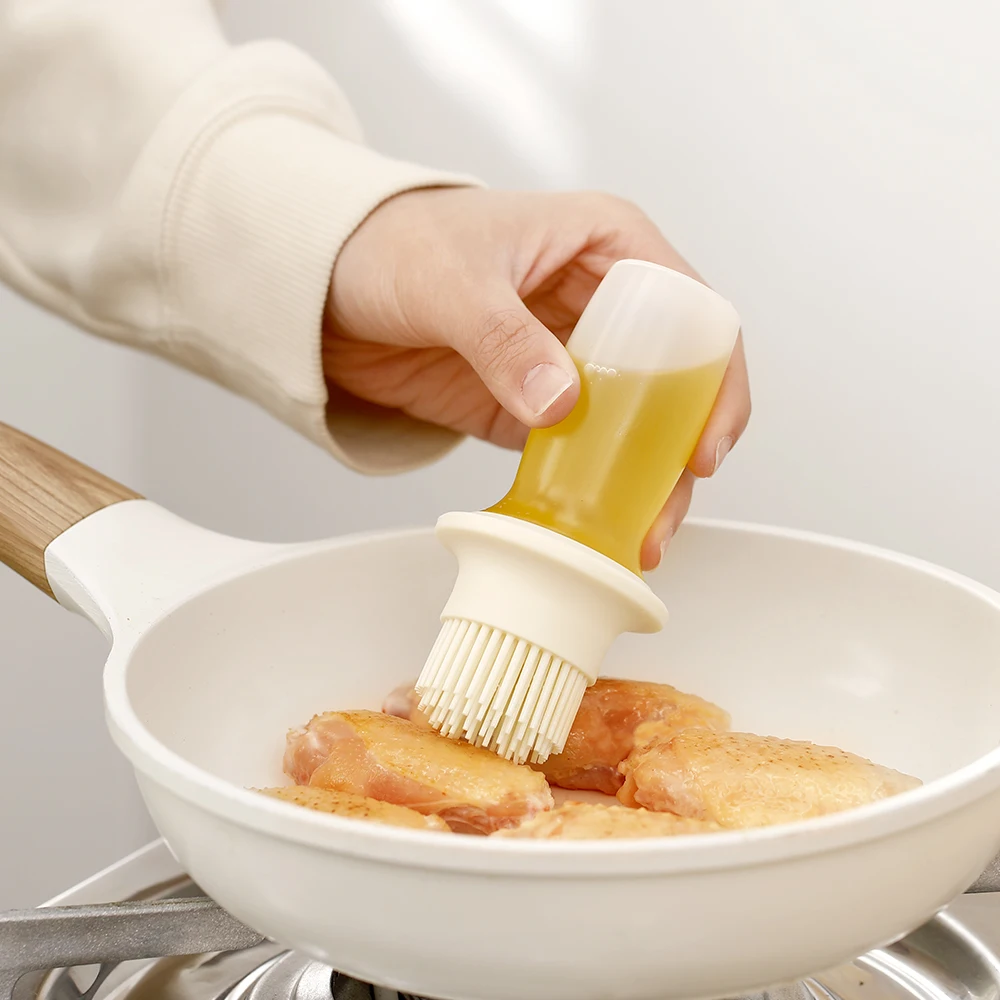 

Youpin Silicone Oil Bottle Brush with Lid BBQ Oil Cruet Spice Organizer Ketchup Sauce Jars Kitchen Drip Oil Dispenser Supplies