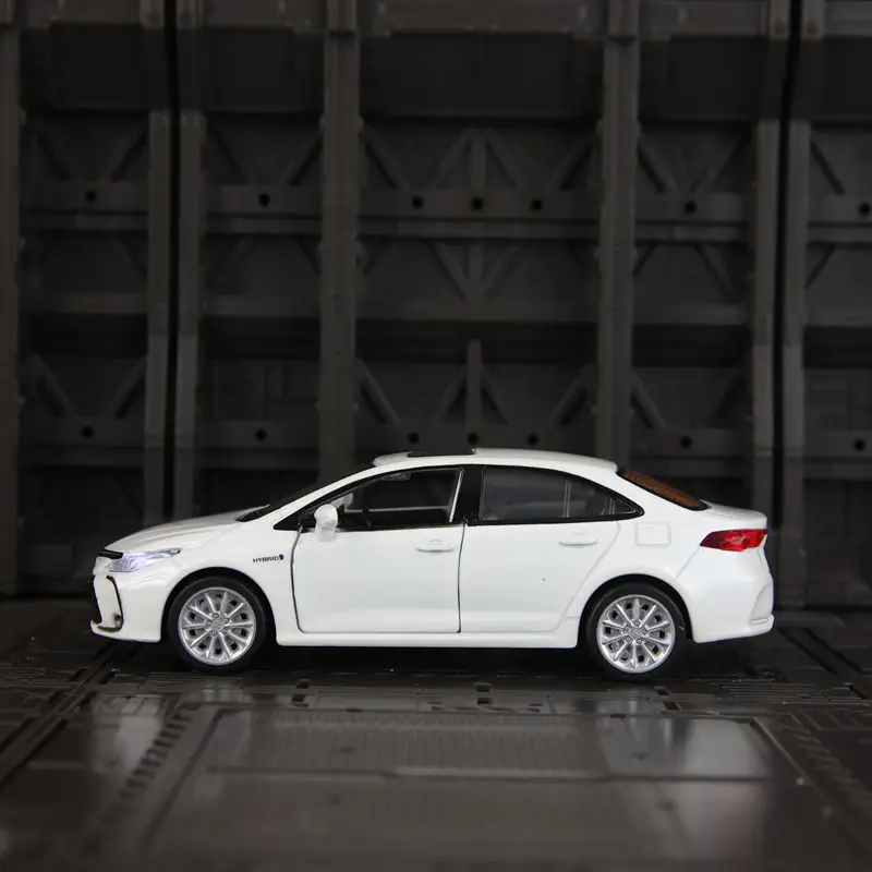 Toyota Corolla Alloy Car Model Ornament - Acousto-Optic Toy with Double-Door Design, Children's Gift, High-Quality Craftsmanship