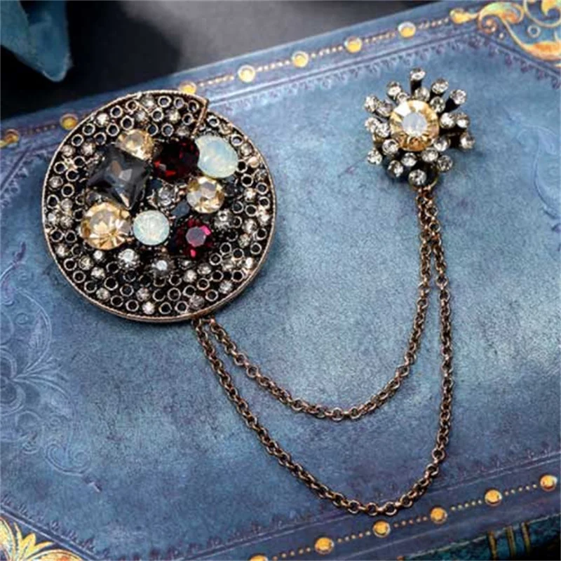 Fashion Retro Pearl Brooch High-end Women Versatile Simple Temperament  Chain rhinestone Collar Pin Accessories - AliExpress