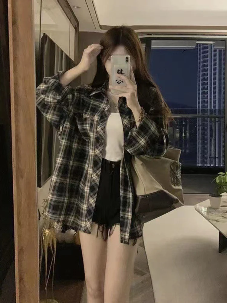 American retro plaid shirt jacket, women's spring and autumn new loose fitting shirt, long sleeved top, summer thin style