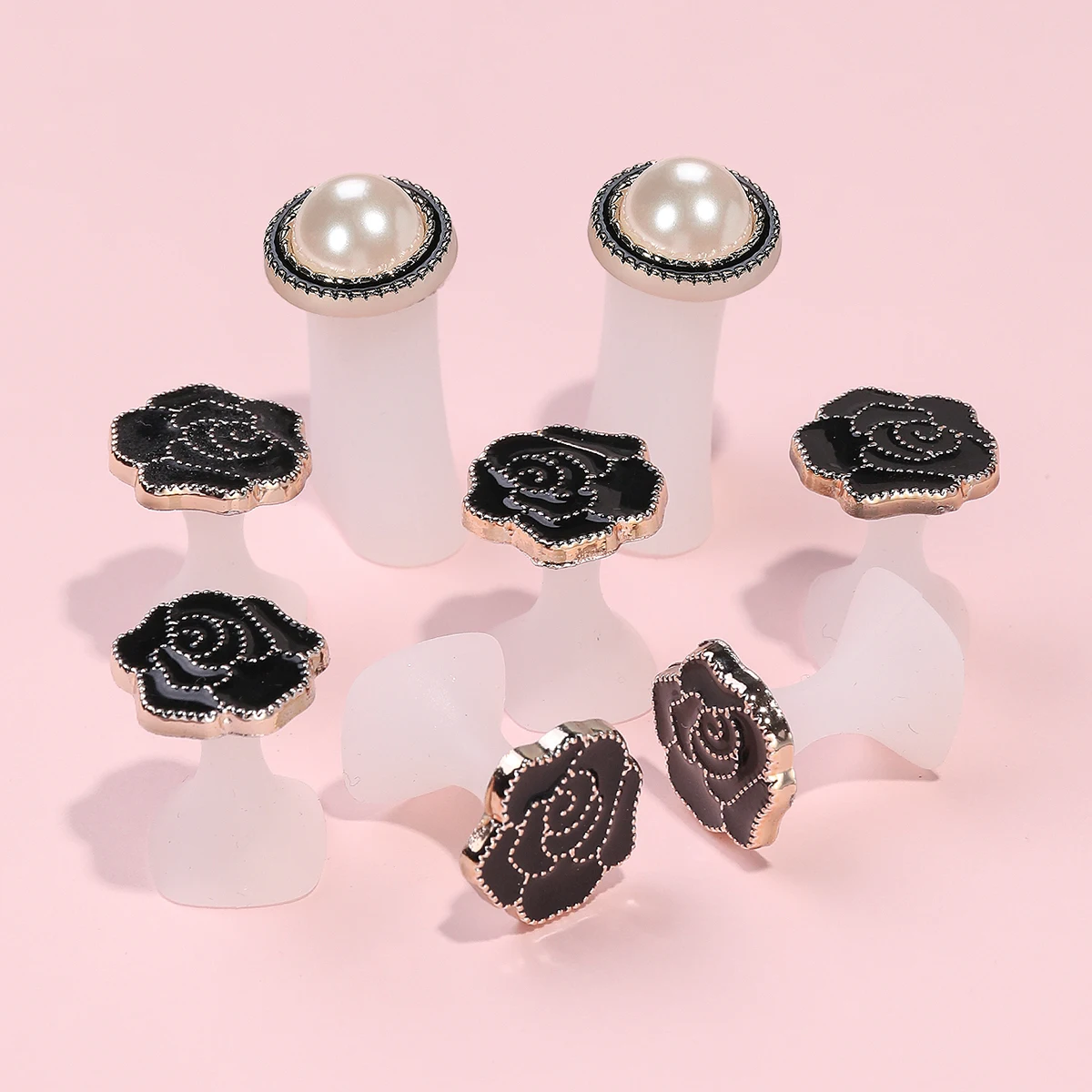 8Pcs Black Rose Silicone Toe Separator Cute Soft Pedicure Tools Set of Toe Spacers For Feet Apply Nail Polish And Repair Nails