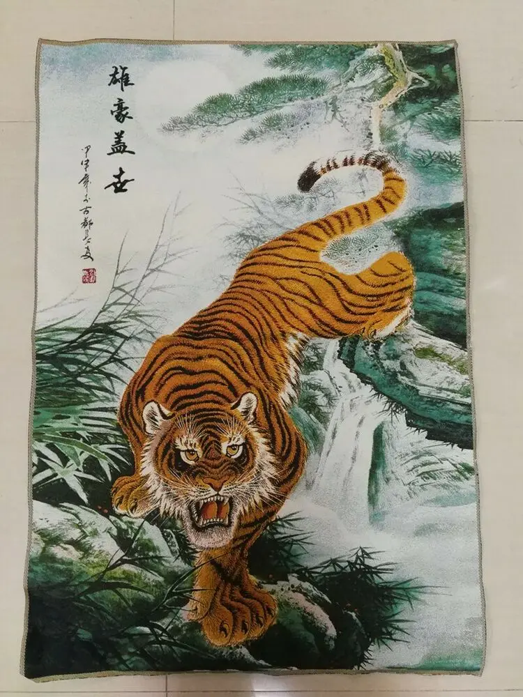 

Exquisite Chinese Old Silk Embroidery Painting "downhill Tiger