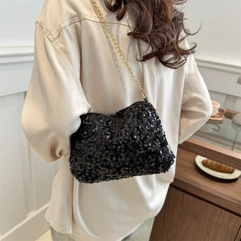 Spring Leisure Chain 2024 New Women's Chic Niche Personality Crossbody Beautiful Ins Shoulder Bag