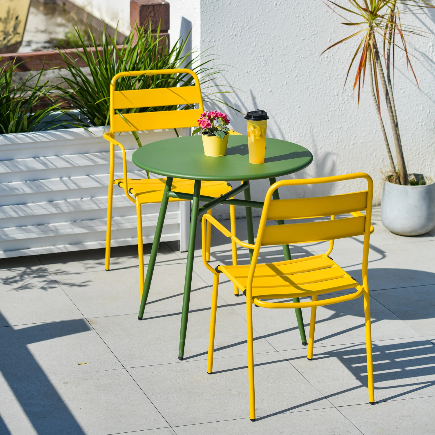 Yellow Green Outdoor Dining Chair Table Set Metal Colorful Garden Park Furniture Modern Luxury Commercial Coffee Restaurant