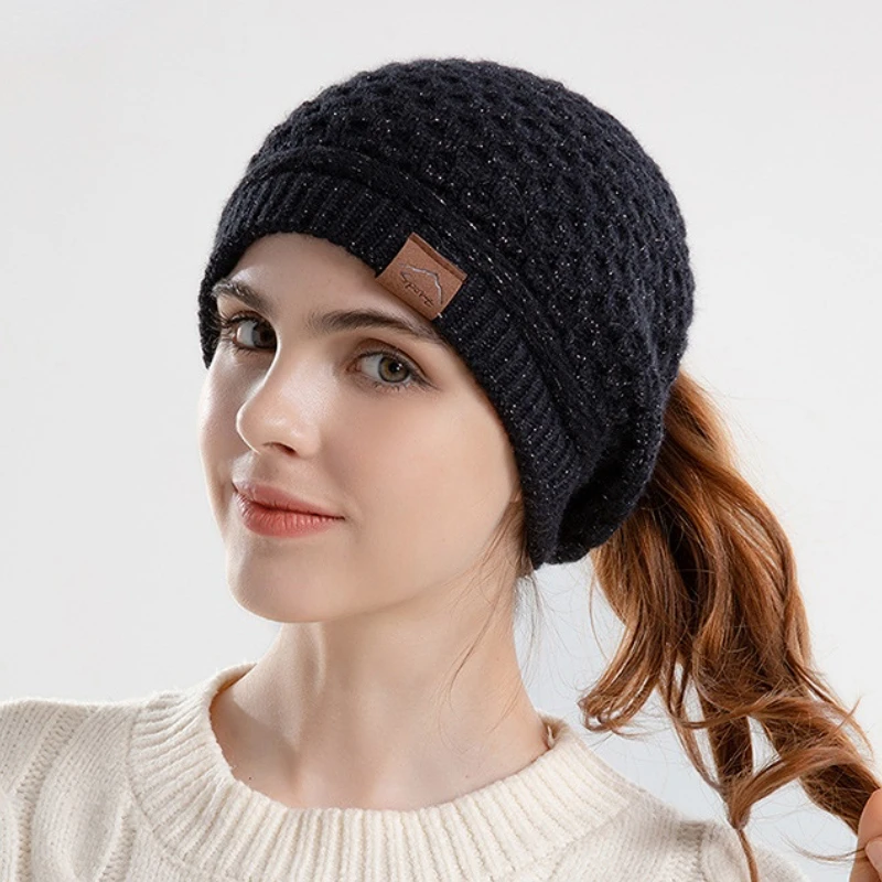 Cappello lavorato a maglia allentato e caldo con coda di cavallo da donna nuova con berretto in tinta unita con foro, protezione per le orecchie comoda per la casa all'aperto_voghion.com