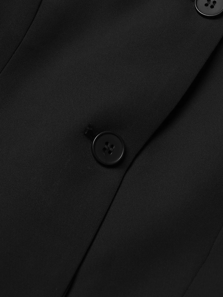 Рисунок 5 - Женский блейзер с открытыми плечами