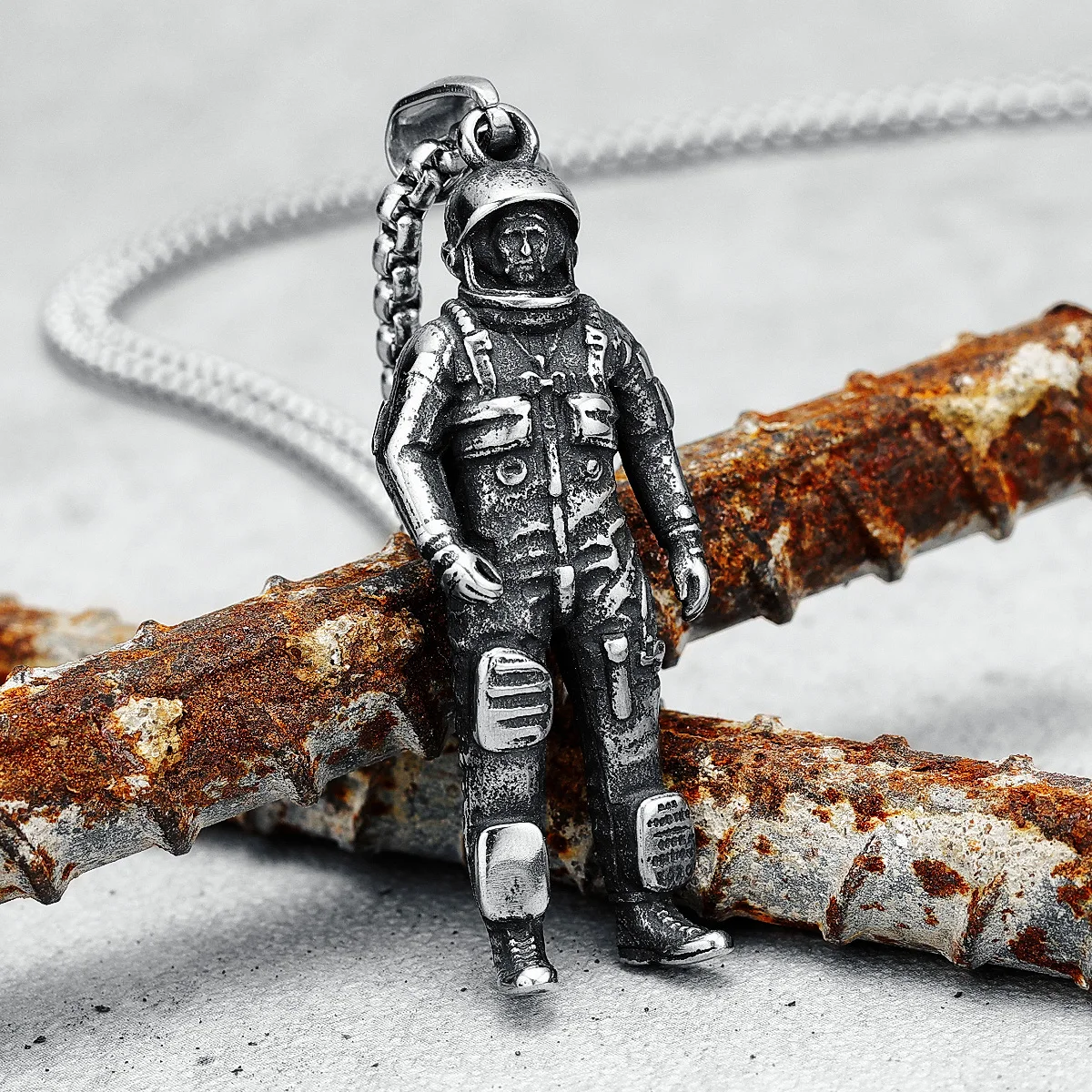Classic Astronaut Necklaces Stainless Steel Men Trendy Hip Hop Rap Pendant Chain Party For Boyfriend Male Jewelry Gift Wholesale