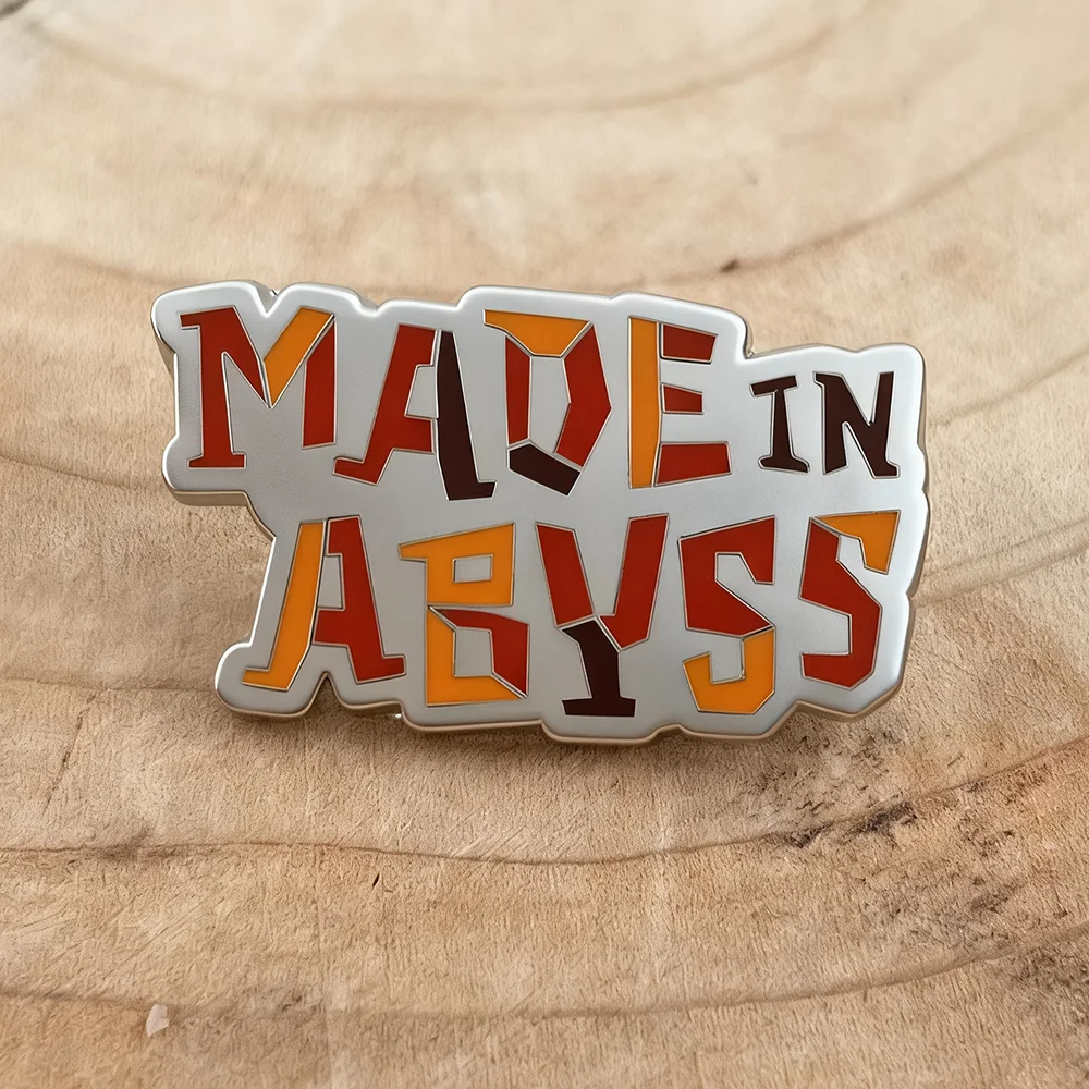 Made In Abyss Themenbrosche aus Emaille, Dark Fantasy, japanischer Anime-Stil, Abzeichen, Rucksack- und Hut-Accessoire, Fan-Geschenk – Detail 4