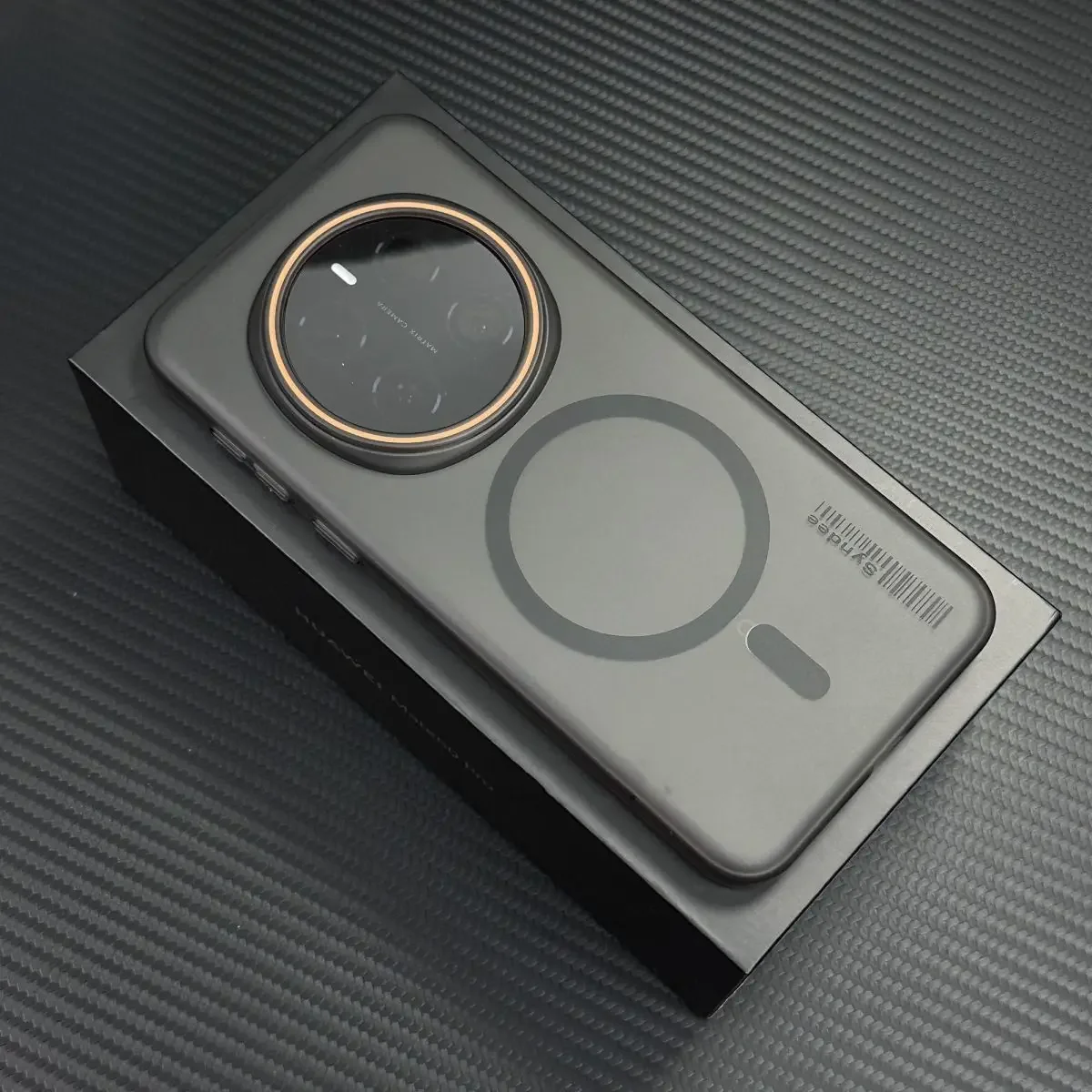 Transparent Magnetic Wireless Charging Protective Case with Hard Back Cover