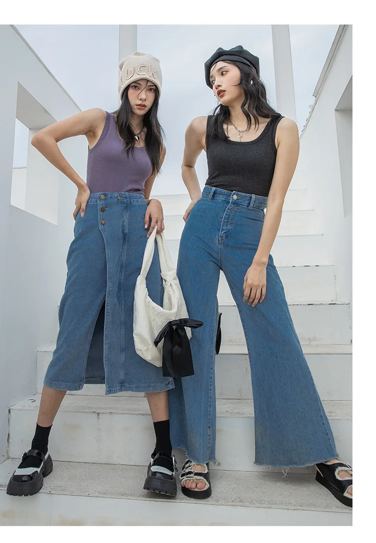 Description Picture 3 of itemSemir Underwear Women Fitness Vest With Built-In Bra Slimming and Thin Base Layer Inner Wear Solid Color Versatile