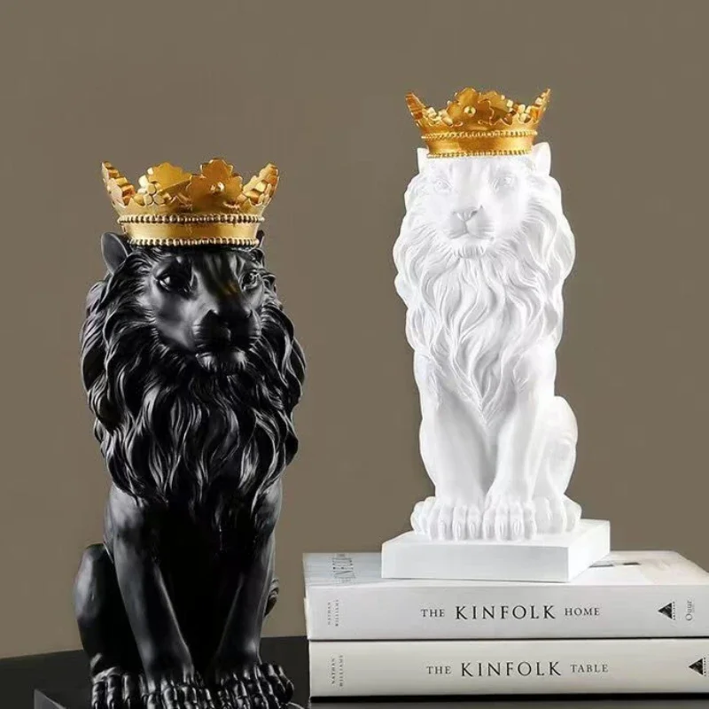 1pc Lion Animal Figurines Resin Crown Lions Statue Handmade Artwork Gift Home Office Decor Ornament Living Room Desk Home Decor