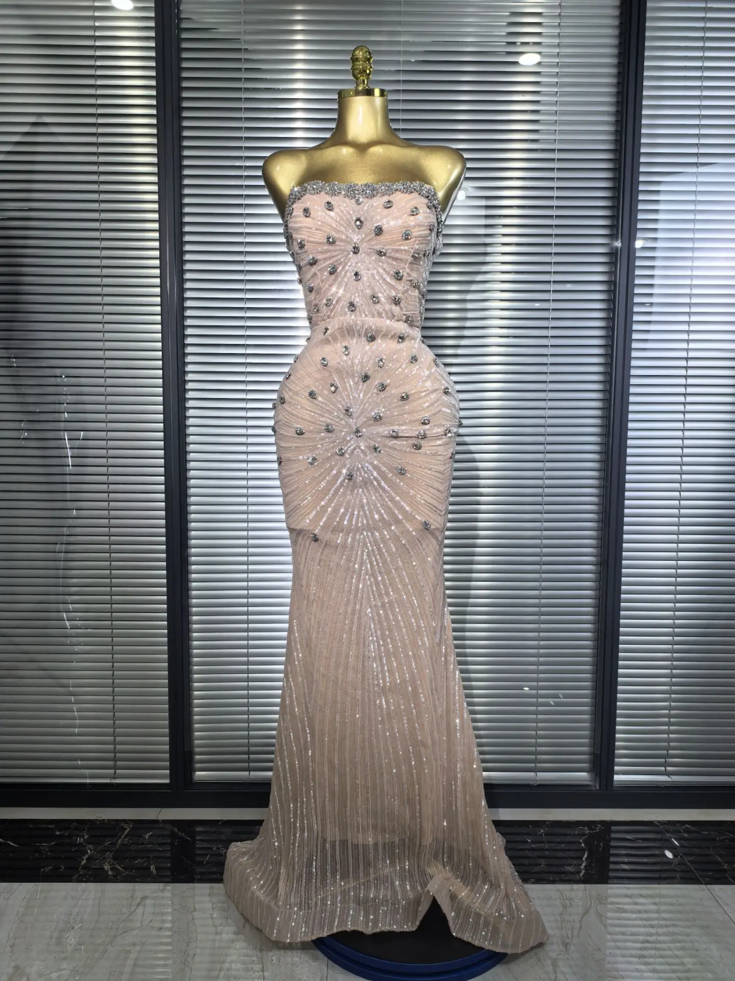 Celebrity Red Carpet Evening Party Dress Women Sleeveless Sexy Strap V-Neck Shinning Crystal Bodycon Long Bandage Dress main image 1