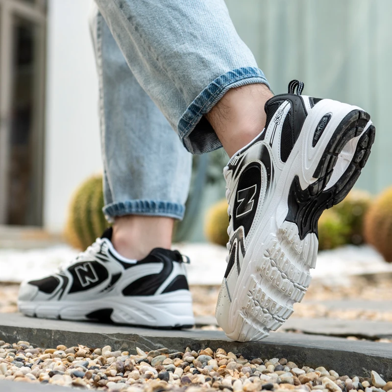 Description Picture 5 of itemWomen Mesh Flat Shoes Autumn New Fashion Tennis Women Fashion Thick Soled Lace Up Casual Breathable White and Black Sneakers