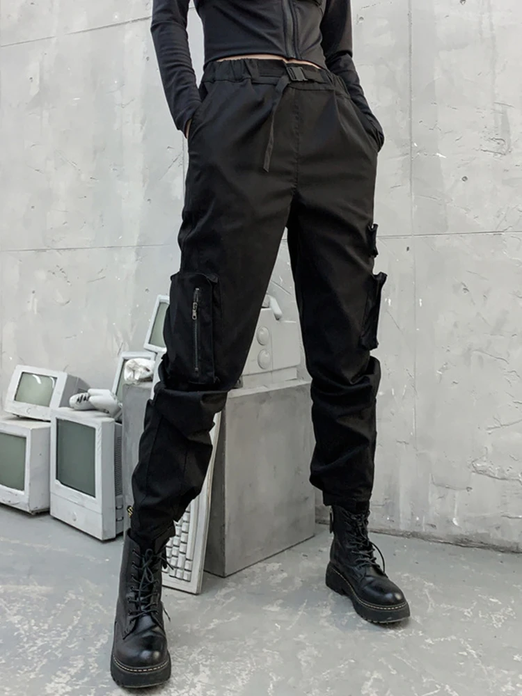 [EAM] High Elastic Waist Black Belted Zipper Pockets Pants New Loose Fit Trousers Women Fashion Tide Spring Autumn 2026 1DF4632