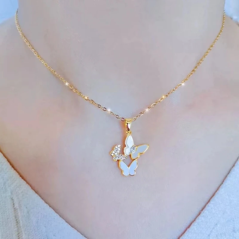 عقد على شكل فراشات