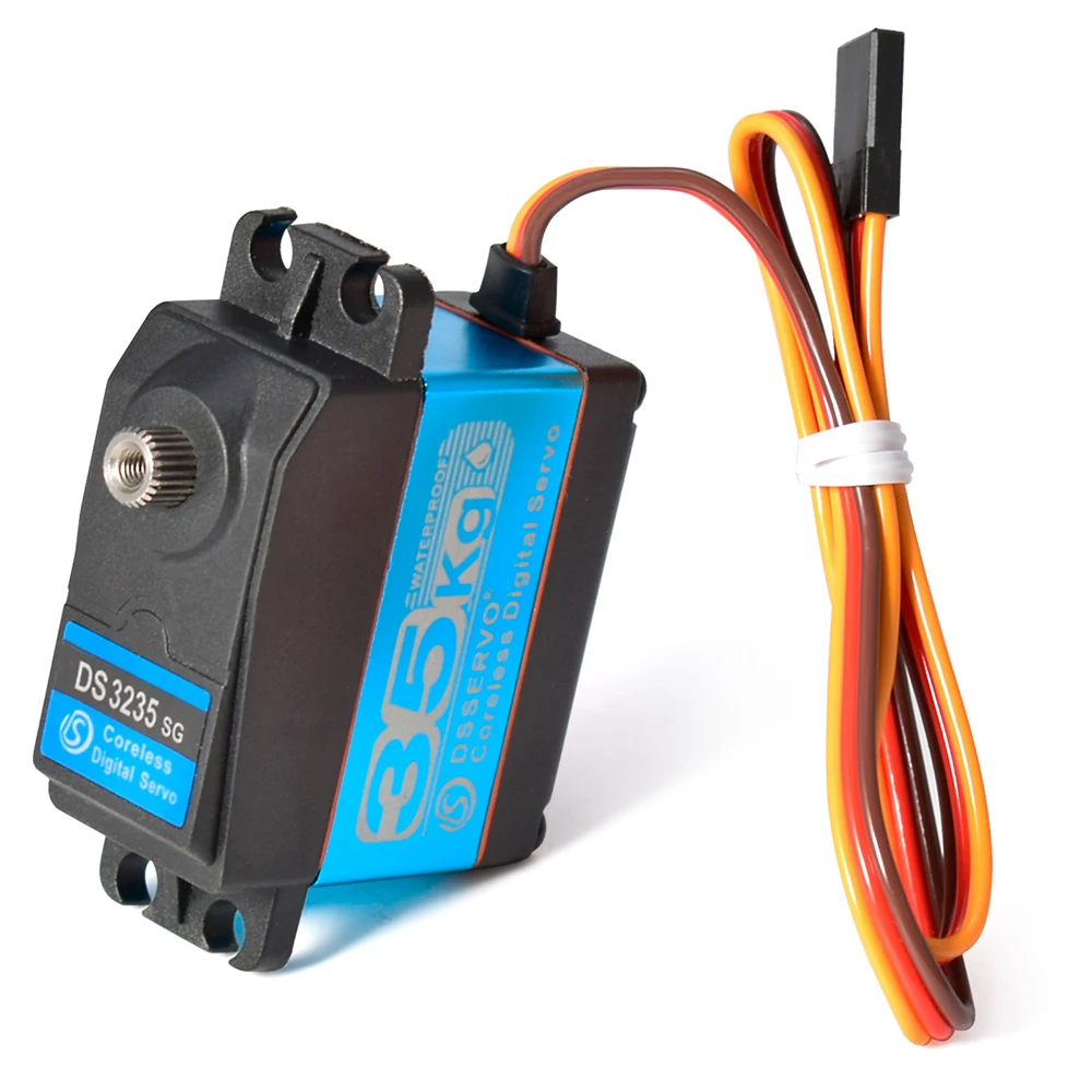 Servomoteur 35kg haute taille étanche IP66 en action sur un châssis de robot RC