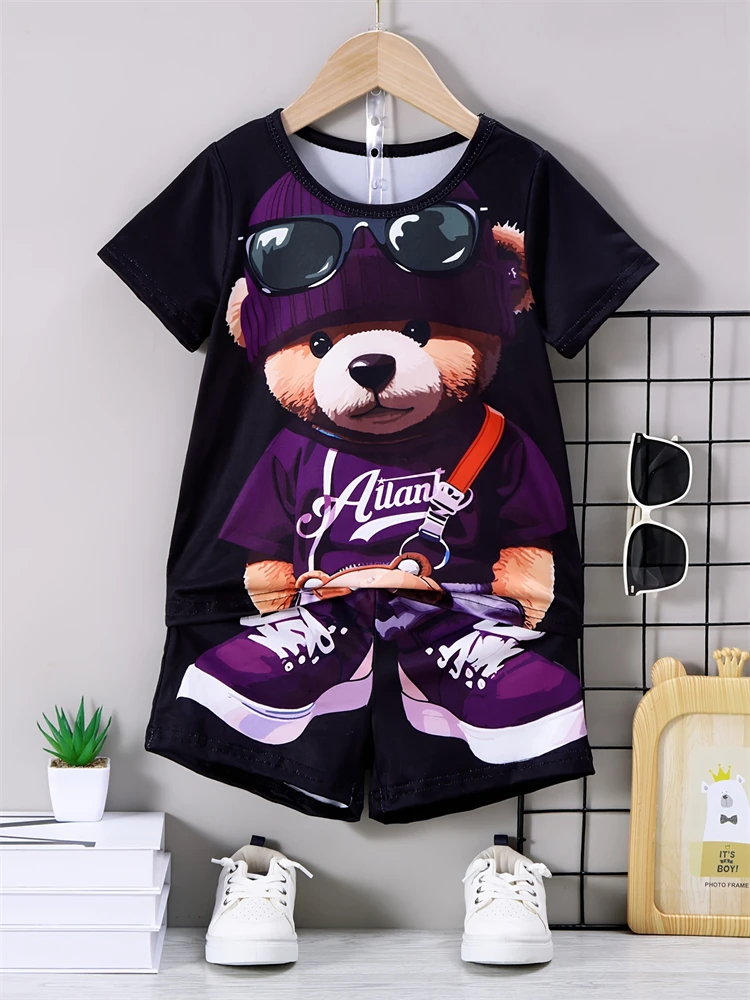 thumbnail image 1 of Conjunto de verano de 2 piezas con estampado de oso de dibujos animados para hombre, camiseta informal de cuello redondo para uso diario, pantalones cortos de playa para hombre para deportes al aire l, 1 of 5