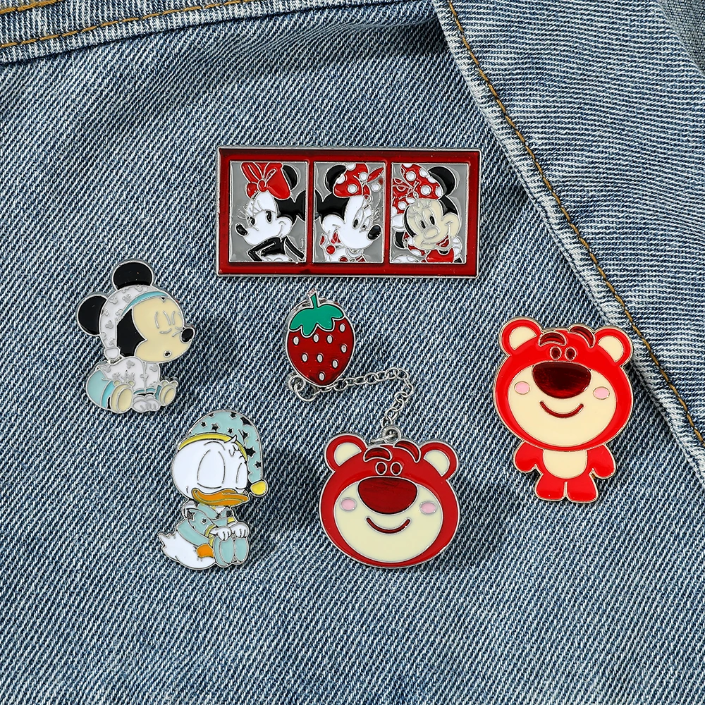 

Coraline Pooh Bear Brooch Mickey Mouse Cute Cat Donald Duck Metal Badge for Bags Jeans Hoodies Lapel Pin Jewelry Kids Gift