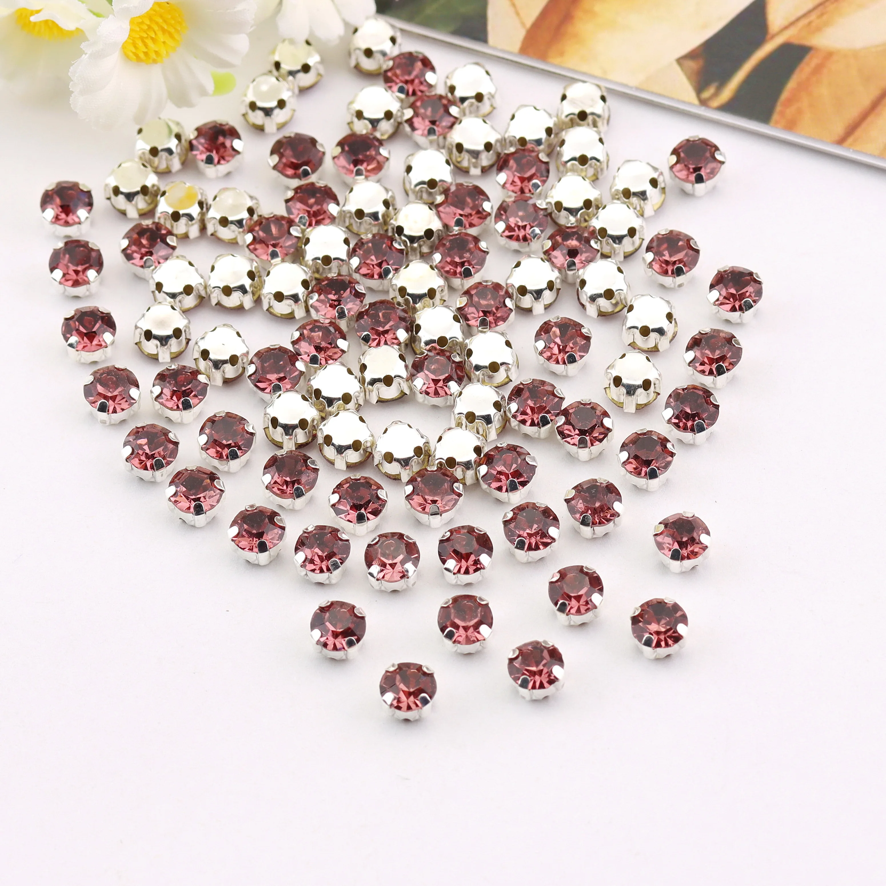 Vibrant Silver Claw Glass Crystal Rhinestone Beads for DIY and Fashion Crafting