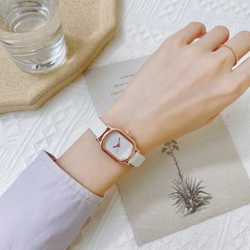 

Fashion popular compact girl's watch Cute leather quartz fashion watch gift