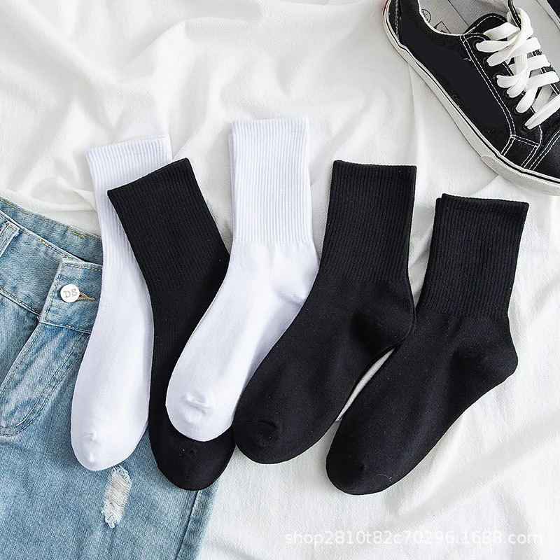 Men Women Socks Personality Vintage Streetwear Long Short Socks Black White Couples Skateboard Casual Sports Fashion