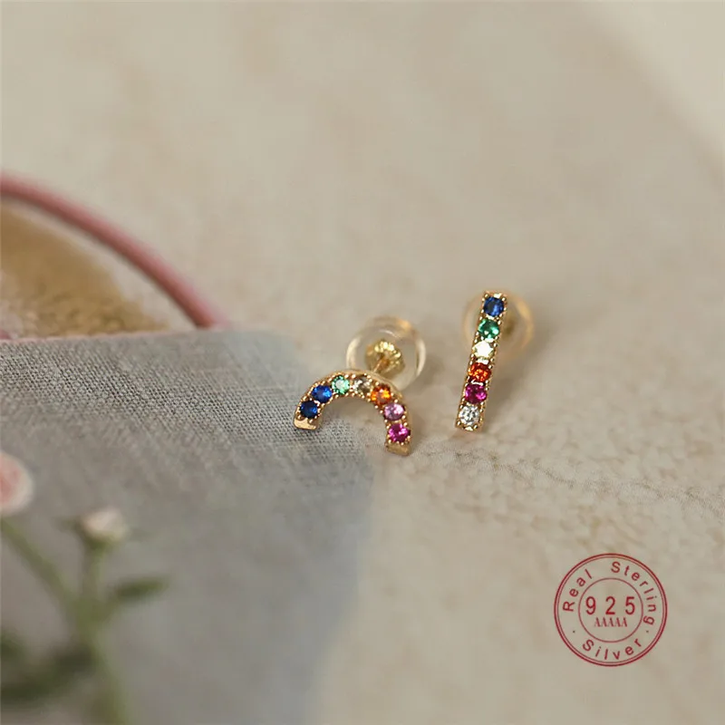 9ct Gold Rainbow CZ 5mm Circle Stud Earrings | Jewellerybox.co.uk